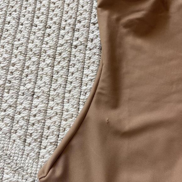 Skims Fits Everybody T-shirt Bra - Picture 5 of 5